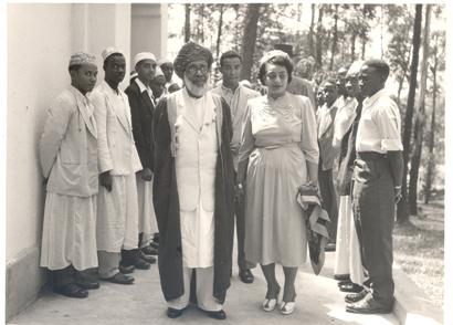 His Highness Sultan Sayyid Sir Khalifa II bin Harub, Sultan of Zanzibar accompanied by Princess Sayyida Matuka bint Hamud Al-Busaid tour the Makerere University Mosque during the Sultan's visit on 30th April 1954. 