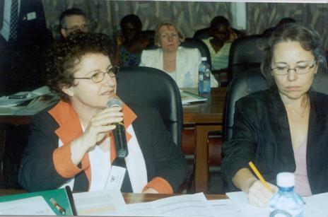 Dr. Gitty Behravan representing Sida/SAREC makes her presentation at the 2nd Stakeholders Consultative Meeting 26th April 2006, Makerere University, Kampala Uganda 