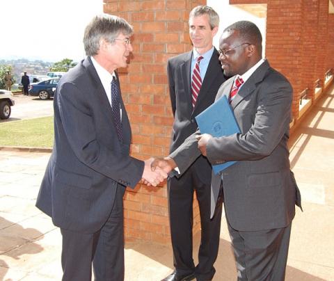 Ag. Vice Chancellor Prof. V. Baryamureeba receives US. Deputy Secretary of State James Steinberg (L) upon arrival to deliver a Public Lecture, 4th February 2011, Makererere University, Kampala Uganda.